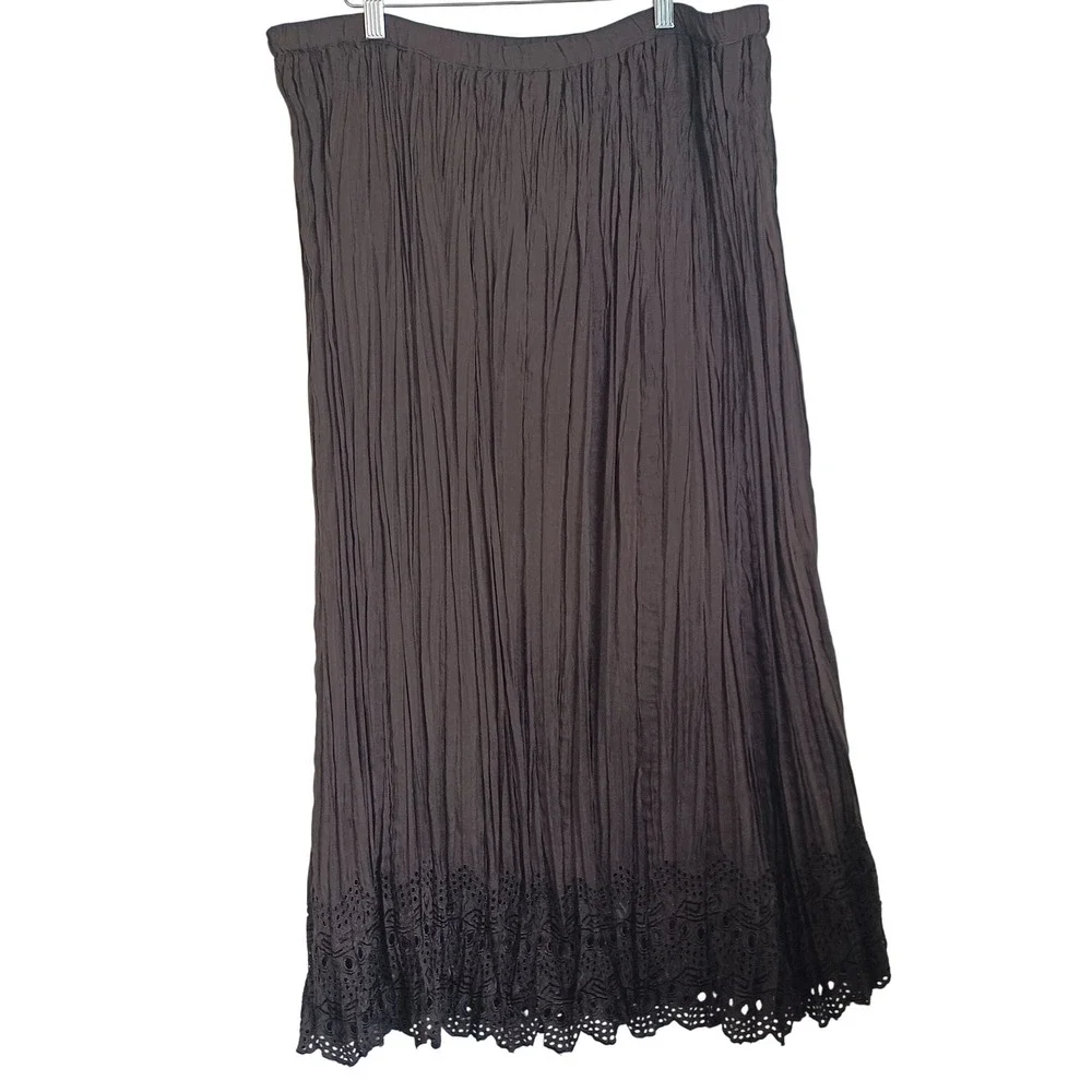 Chicos Brown Crinkle Broomstick Maxi Skirt Eyelet Lace Trim Size 2 L XL Womens